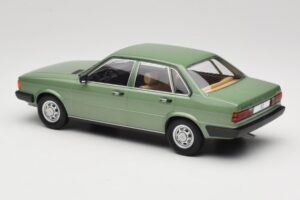 Audi 80 B2 Vihreä MCG 1:18 MCG18525 Metalli — kuva 5 / 6