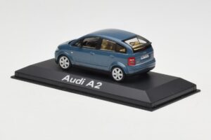 Audi A2 Blue Metallic Minichamps 1:43 20022200748005 Metalli — kuva 3 / 4