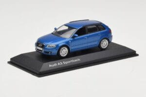 Audi A3 8P Sportback Mauritius Blue Minichamps 1:43 5010403033 Metalli — kuva 2 / 4