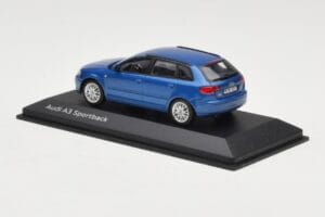 Audi A3 8P Sportback Mauritius Blue Minichamps 1:43 5010403033 Metalli — kuva 3 / 4