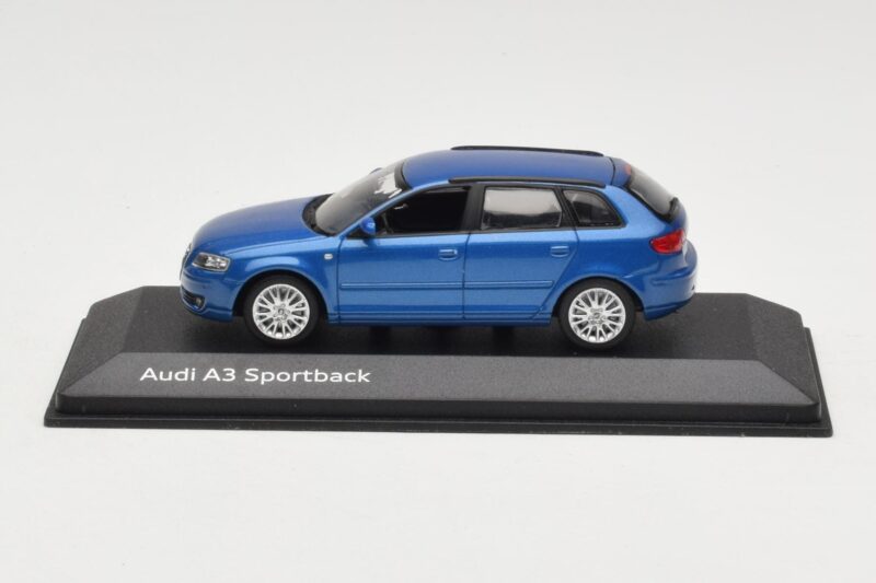 Audi A3 8P Sportback Mauritius Blue Minichamps 1:43 5010403033 Metalli
