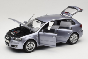 Audi A3 8P Sportback Light Blue Metallic Kyosho 1:18 5010403025 Metalli — kuva 2 / 8