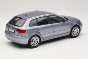Audi A3 8P Sportback Light Blue Metallic Kyosho 1:18 5010403025 Metalli — kuva 3 / 8