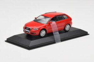 Audi A3 8P Sportback Punainen Minichamps 1:43 5010403023 Metalli — kuva 2 / 4