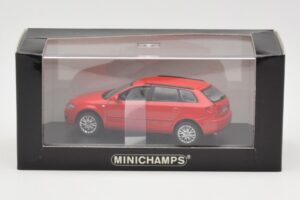 Audi A3 8P Sportback Punainen Minichamps 1:43 5010403023 Metalli — kuva 4 / 4