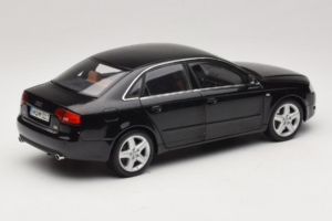 Audi A4 B6 3.2 Quattro Musta Minichamps 1:18 5010404125 Metalli — kuva 3 / 8