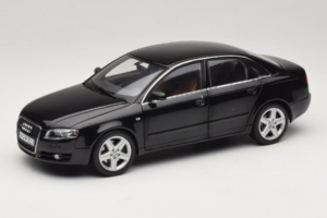 Audi A4 B6 3.2 Quattro Musta Minichamps 1:18 5010404125 Metalli