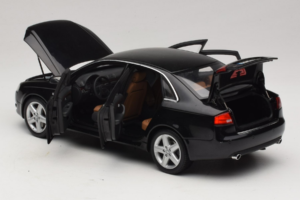 Audi A4 B6 3.2 Quattro Musta Minichamps 1:18 5010404125 Metalli — kuva 5 / 8