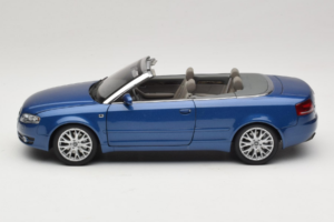 Audi A4 B6 Avoauto Sininen Norev 1:18 5010504325 Metalli — kuva 4 / 9