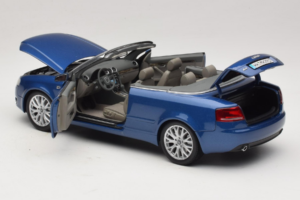Audi A4 B6 Avoauto Sininen Norev 1:18 5010504325 Metalli — kuva 5 / 9