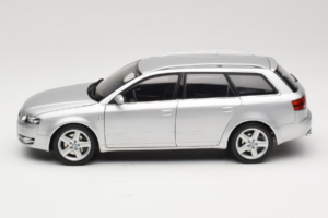 Audi A4 B7 3.2 Quattro Avant Hopea Minichamps 1:18 5010404215 Metalli — kuva 4 / 8