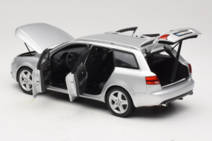 Audi A4 B7 3.2 Quattro Avant Hopea Minichamps 1:18 5010404215 Metalli — kuva 5 / 8
