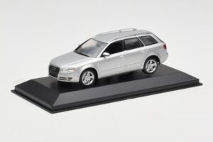 Audi A4 B7 Avant Hopea Minichamps 1:43 AUDI009 Metalli — kuva 2 / 4