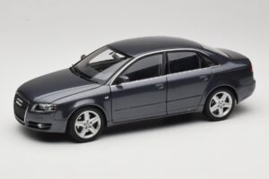 Audi A4 B7 Harmaa Metallinen Minichamps 1:18 100014400 Metalli