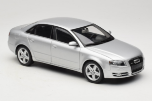 Audi A4 B7 Hopea Minichamps 1:18 100014402 Metalli — kuva 6 / 8