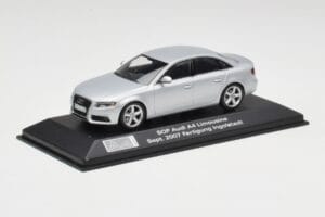 Audi A4 B8 3.2 Quattro Ice Hopea Minichamps 1:43 5010704113 Metalli — kuva 2 / 4