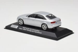 Audi A4 B8 3.2 Quattro Ice Hopea Minichamps 1:43 5010704113 Metalli — kuva 3 / 4