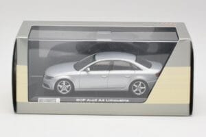 Audi A4 B8 3.2 Quattro Ice Hopea Minichamps 1:43 5010704113 Metalli — kuva 4 / 4