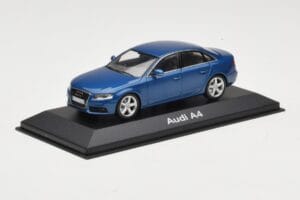 Audi A4 B8 3.2 Quattro Aruba Blue Minichamps 1:43 5010704123 Metalli — kuva 2 / 4