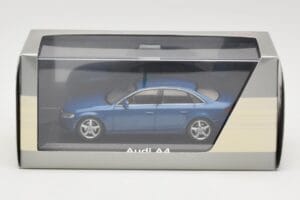 Audi A4 B8 3.2 Quattro Aruba Blue Minichamps 1:43 5010704123 Metalli — kuva 4 / 4