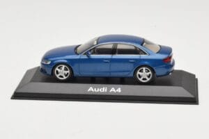 Audi A4 B8 3.2 Quattro Aruba Blue Minichamps 1:43 5010704123 Metalli