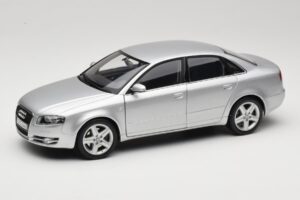 Audi A4 B8 3.2 Quattro Hopea Minichamps 1:18 5010404115 Metalli