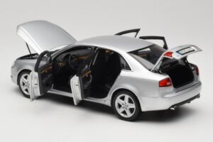 Audi A4 B8 3.2 Quattro Hopea Minichamps 1:18 5010404115 Metalli — kuva 5 / 8