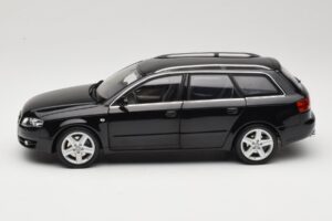 Audi A4 B8 Avant 3.2 Quattro Musta Minichamps 1:18 5010404225 Metalli — kuva 4 / 8