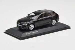 Audi A4 B8 Avant Phantom Black Minichamps 1:43 5011204223 Metalli — kuva 2 / 4