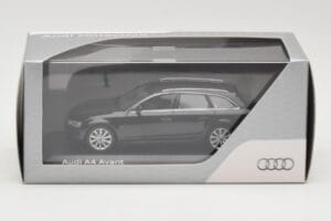 Audi A4 B8 Avant Phantom Black Minichamps 1:43 5011204223 Metalli — kuva 4 / 4