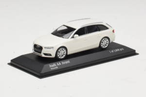 Audi A4 B8 Avant Valkoinen Minichamps 1:43 410011010 Metalli — kuva 2 / 5