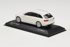 Audi A4 B8 Avant Valkoinen Minichamps 1:43 410011010 Metalli — kuva 3 / 5