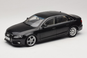 Audi A4L B8 Musta Paudi 1:18 AUDI012 Metalli