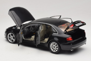 Audi A4L B8 Musta Paudi 1:18 AUDI012 Metalli — kuva 5 / 8
