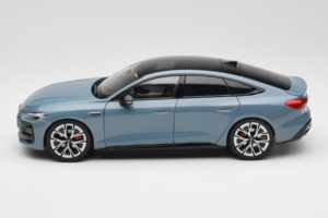 Audi A5L Sportback Harmaansininen OEM 1:18 ZAM60004B Metalli — kuva 4 / 8