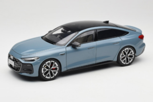 Audi A5L Sportback Harmaansininen OEM 1:18 ZAM60004B Metalli