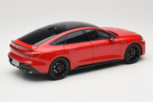 Audi A5L Sportback Punainen OEM 1:18 ZAM60004A Metalli — kuva 3 / 8