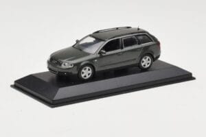 Audi A6 C5 Avant Tummanharmaa Minichamps 1:43 AUDI006 Metalli — kuva 2 / 4