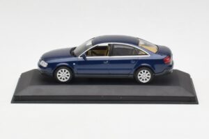 Audi A6 C5 Tummansininen Minichamps 1:43 132093 Metalli