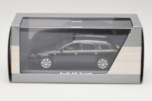 Audi A6 C6 Avant Phantom Musta Minichamps 1:43 5010406233 Metalli — kuva 4 / 4