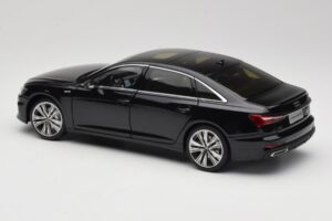 Audi A6L C8 Musta Paudi Model 1:18 42499 Metalli — kuva 7 / 8