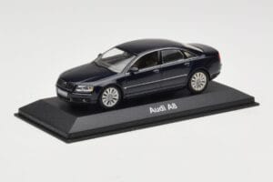 Audi A8 D3 Blue Metallic Light Interior Minichamps 1:43 20000001386003 Metalli — kuva 2 / 4