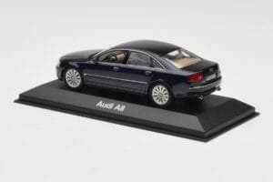 Audi A8 D3 Blue Metallic Light Interior Minichamps 1:43 20000001386003 Metalli — kuva 3 / 4