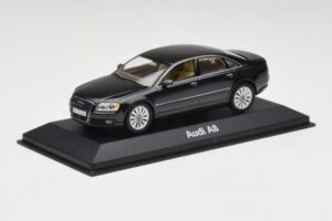 Audi A8 D3 Phantom Musta Minichamps 1:43 5010508133 Metalli — kuva 2 / 4