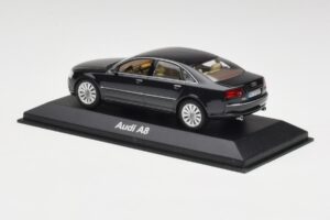 Audi A8 D3 Phantom Musta Minichamps 1:43 5010508133 Metalli — kuva 3 / 4