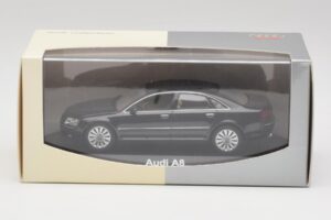 Audi A8 D3 Phantom Musta Minichamps 1:43 5010508133 Metalli — kuva 4 / 4