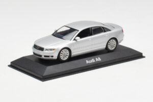 Audi A8 D3 Hopea Minichamps 1:43 20000001386001 Metalli — kuva 2 / 4