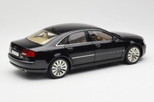Audi A8 D3 W12 Musta Kyosho 1:18 09212BK Metalli — kuva 3 / 8