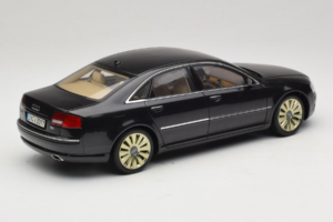 Audi A8 D3 W12 Musta Kyosho 1:18 5010508135 Metalli — kuva 3 / 8