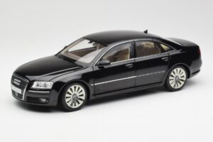 Audi A8 D3 W12 Musta Kyosho 1:18 09212BK Metalli